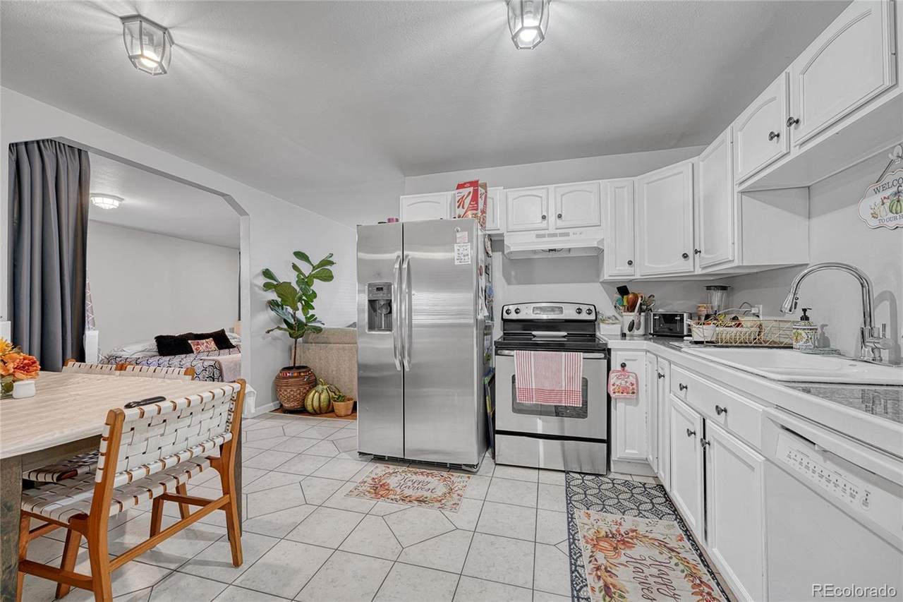 841 Oakland Street - Photo 1