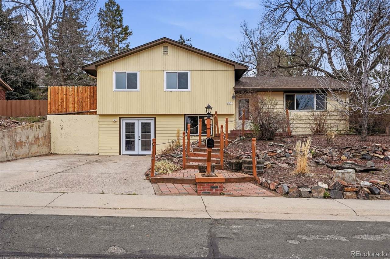 564 Vista Drive - Photo 1