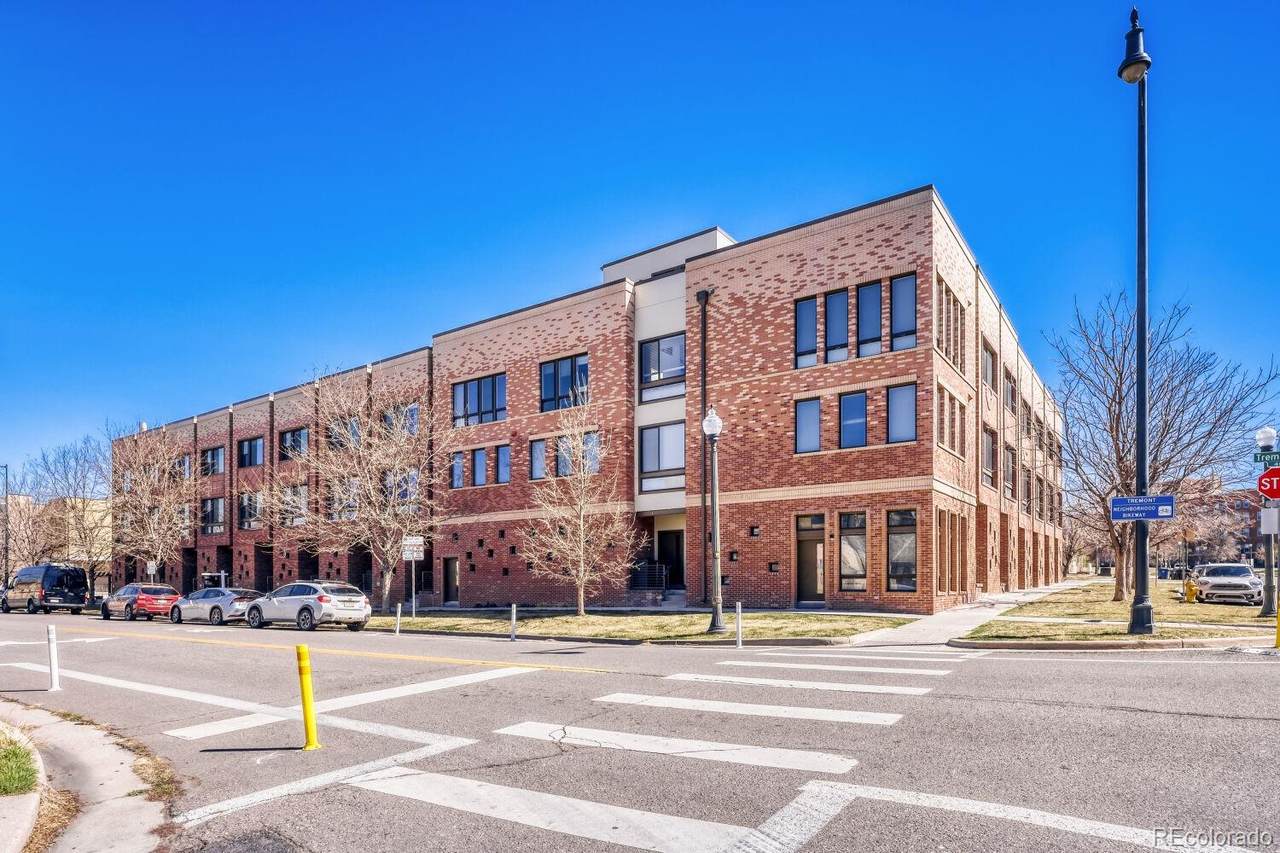 2200 Tremont Place - Photo 1