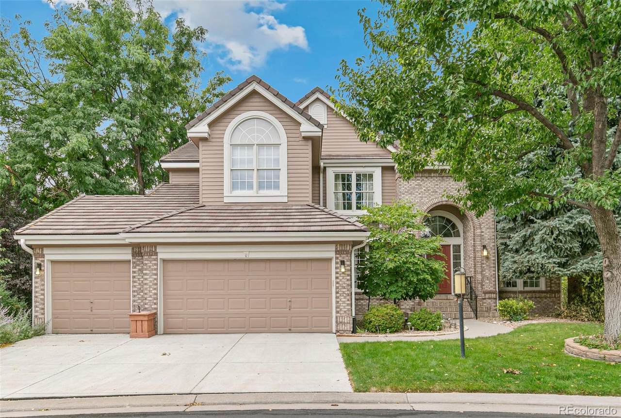 4726 Pinewood Circle - Photo 1