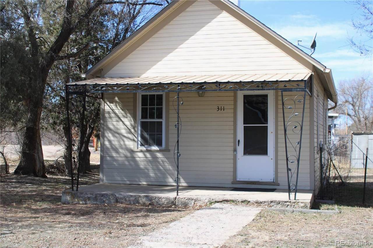 311 Ute Avenue - Photo 1
