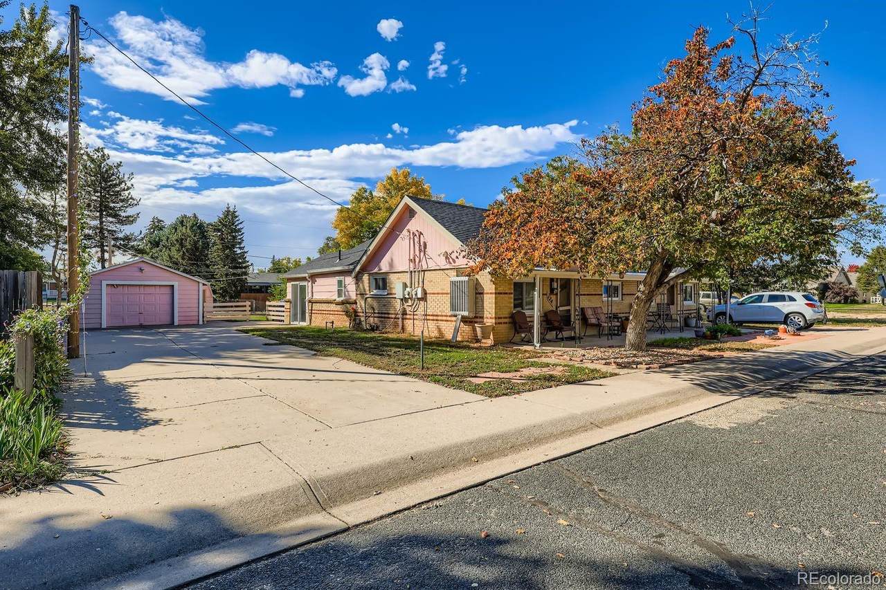 122 Granville Avenue - Photo 1