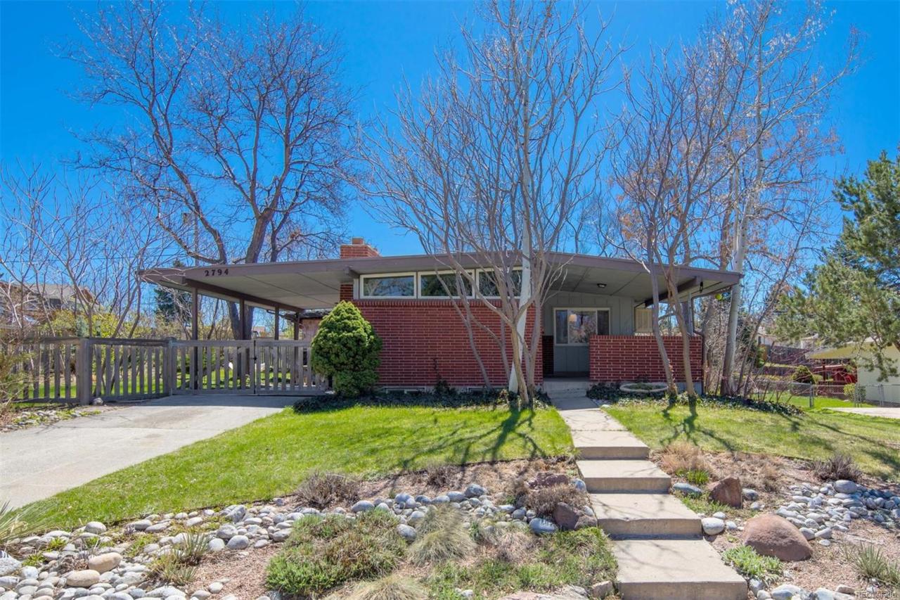 2794 Maplewood Avenue - Photo 1