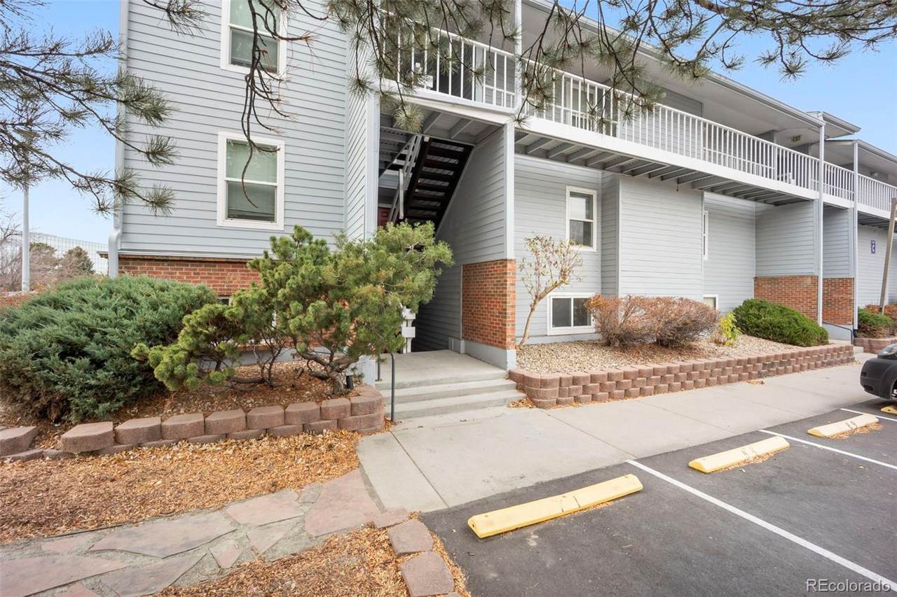 7665 Eastman Avenue - Photo 1