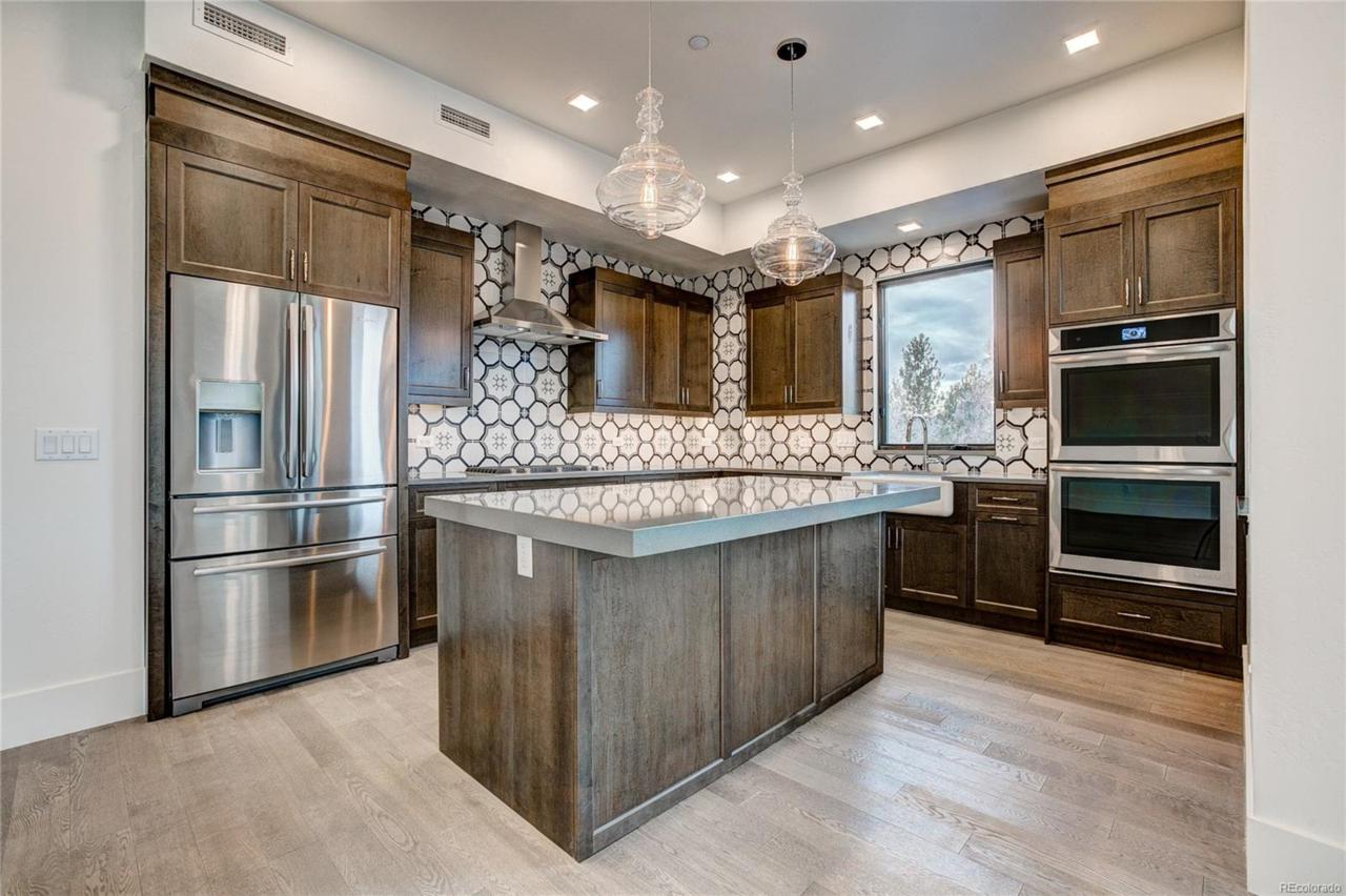 302 Meldrum Street - Photo 1