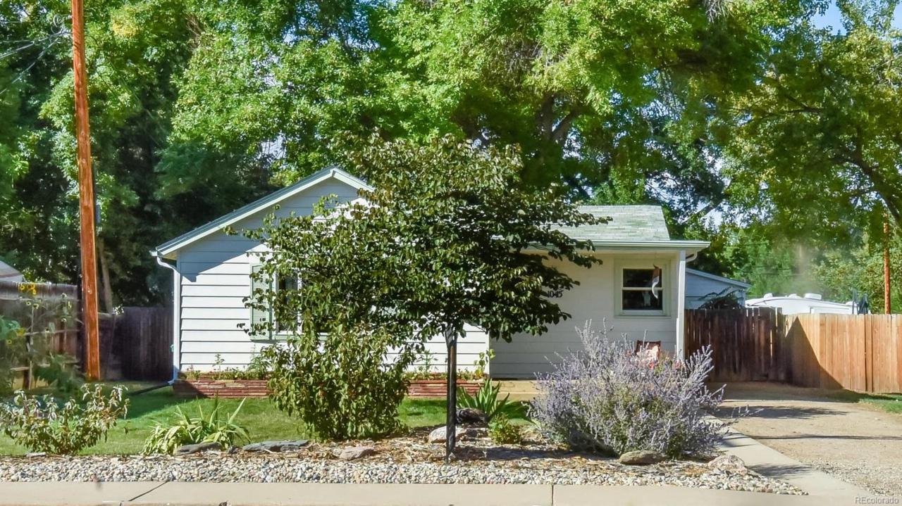 1045 8th Street - Photo 1