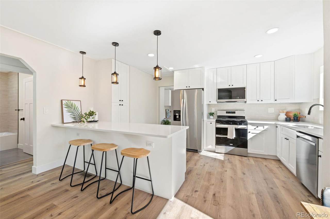 11515 17th Avenue - Photo 1