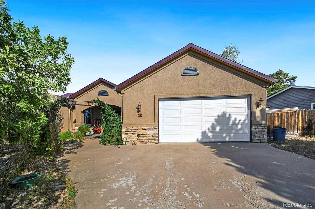 746 Westward Lane - Photo 1