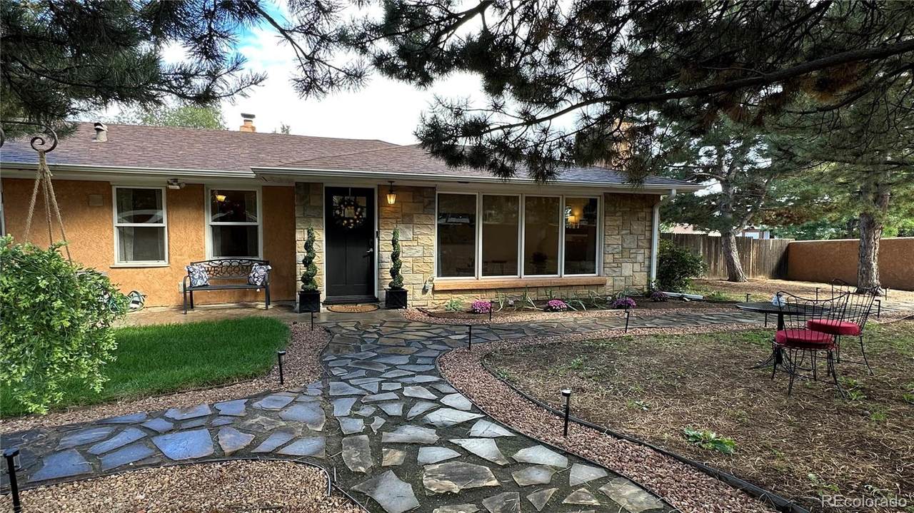 1523 Cresta Road - Photo 1