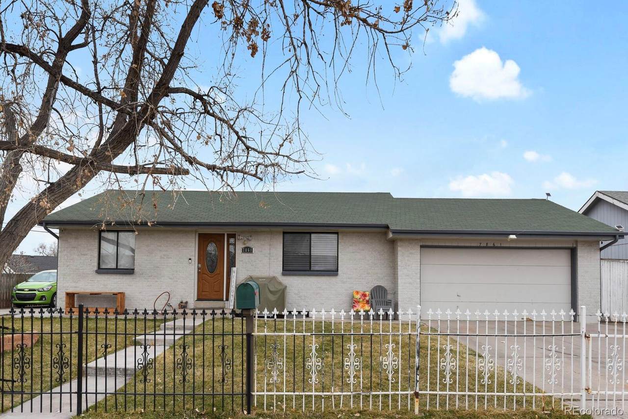 7861 Roslyn Street - Photo 1