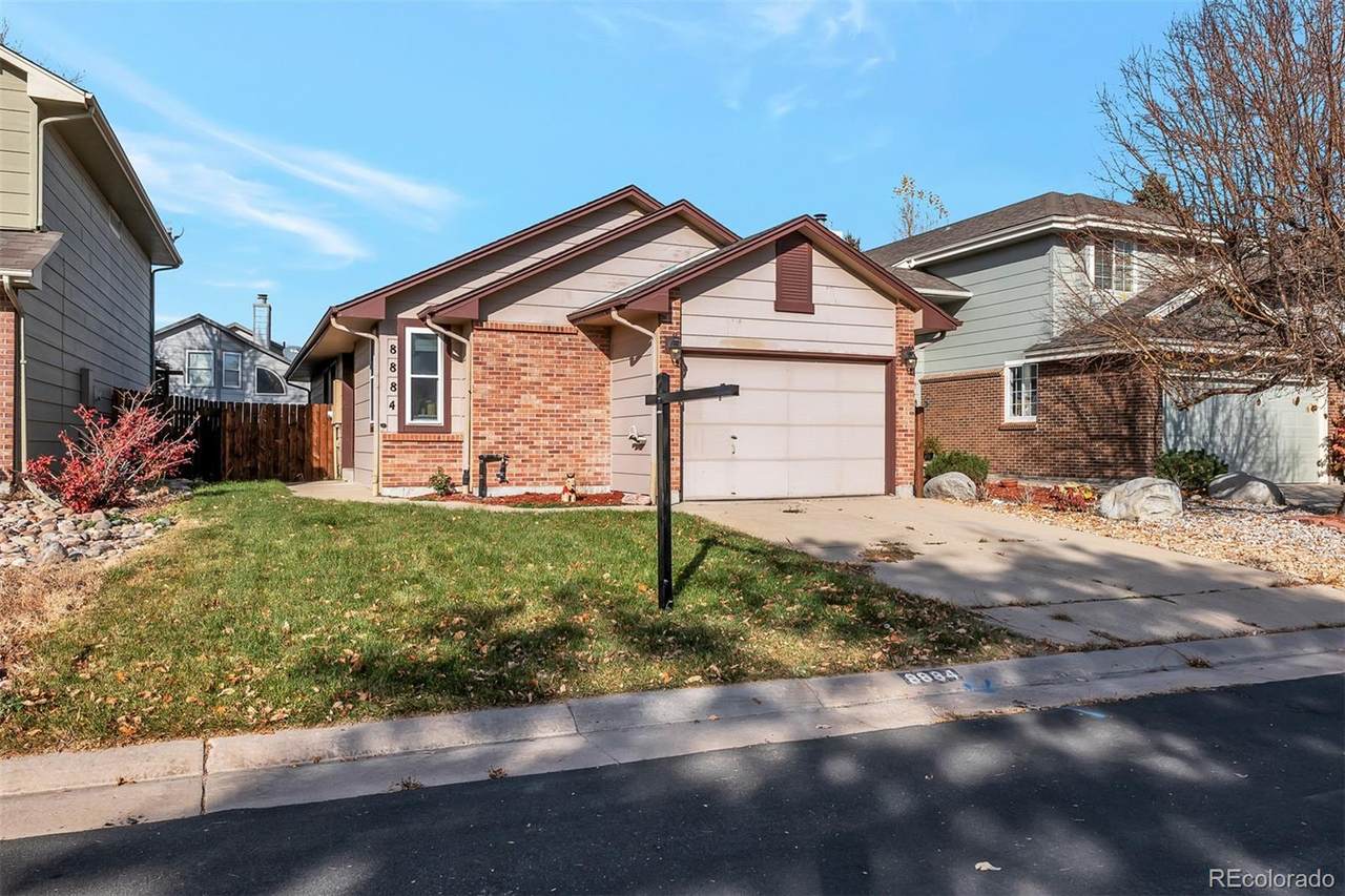 8884 Cloverleaf Circle - Photo 1