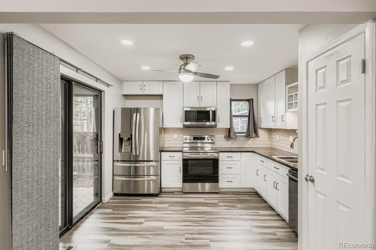 1251 Yosemite Way - Photo 1