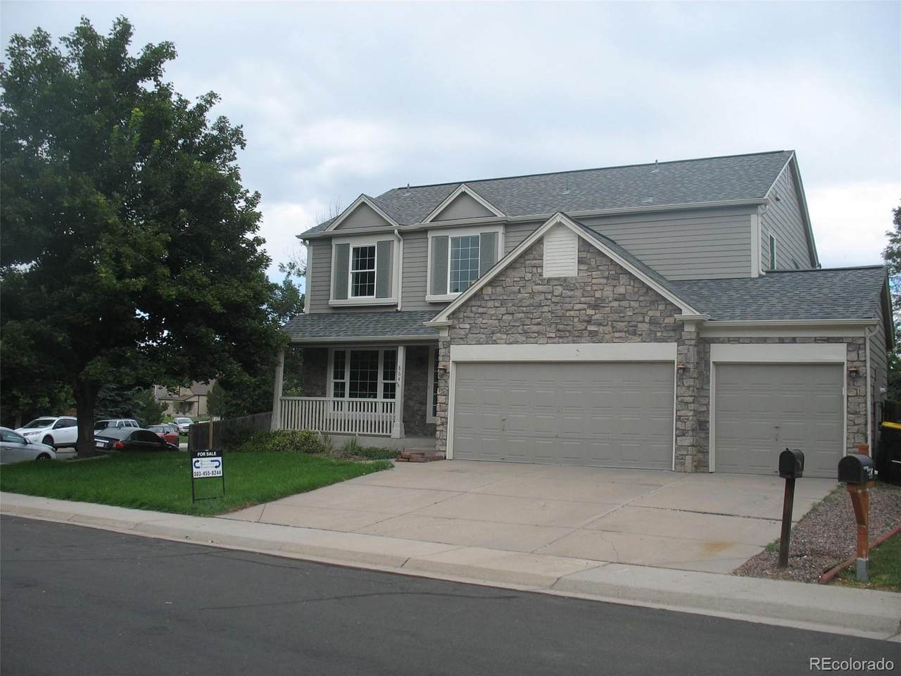 864 Lindsey Street - Photo 1