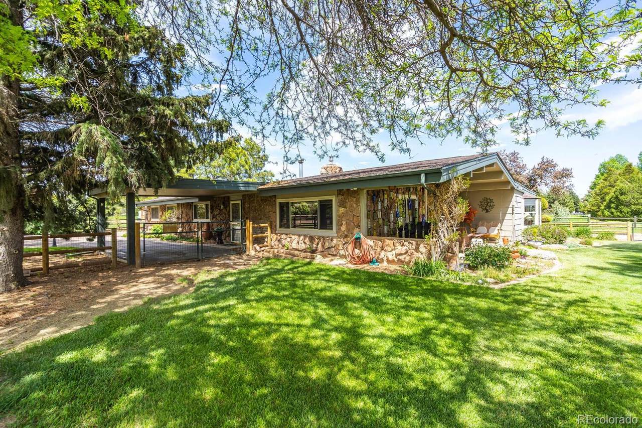 400 Ridgewood Court - Photo 1