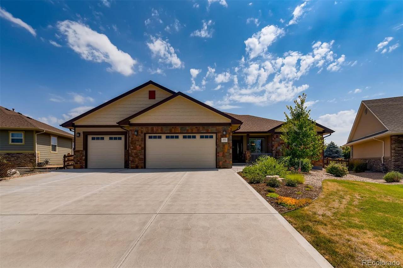 582 Park Place Drive - Photo 1