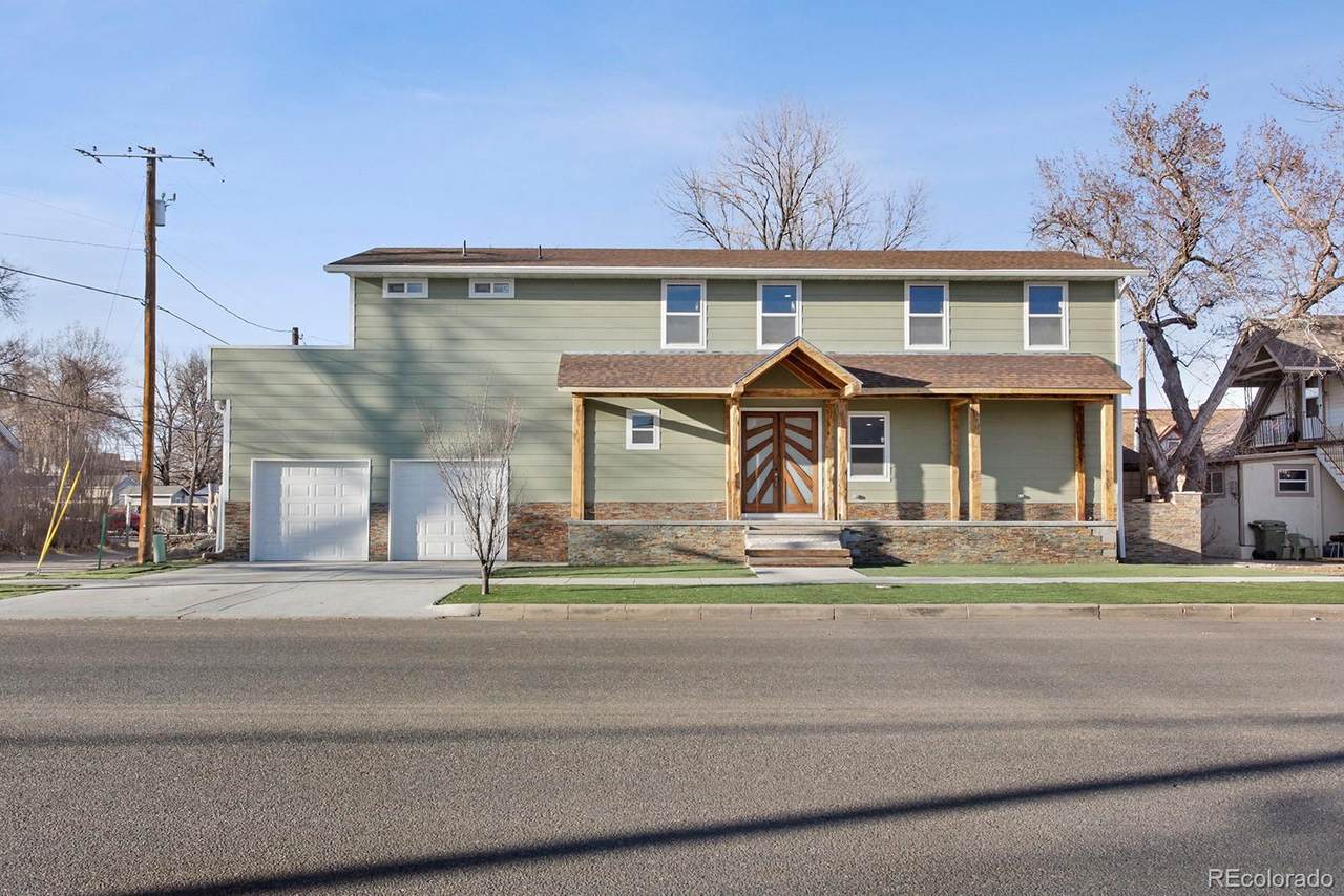 307 Railroad Avenue - Photo 1