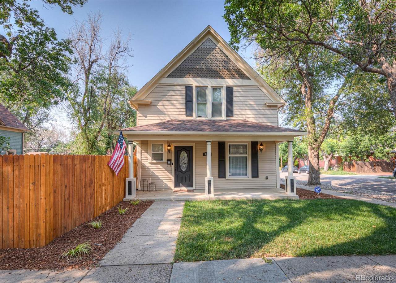 823 Pikes Peak Avenue - Photo 1