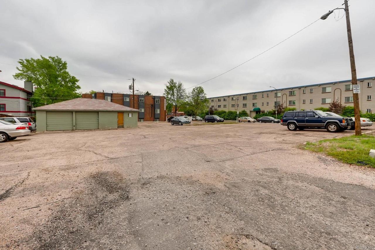970 Dexter Street - Photo 1