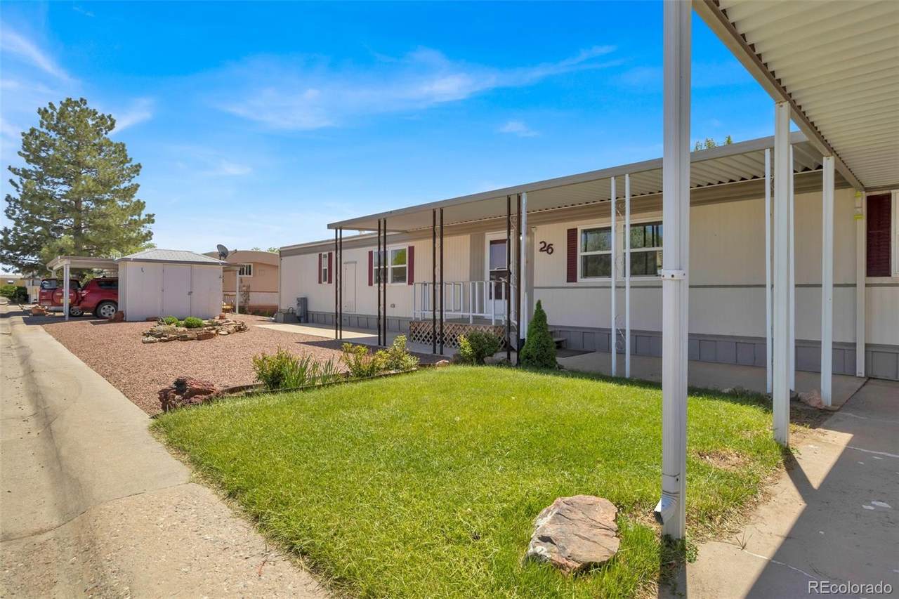 888 Orchard Avenue - Photo 1