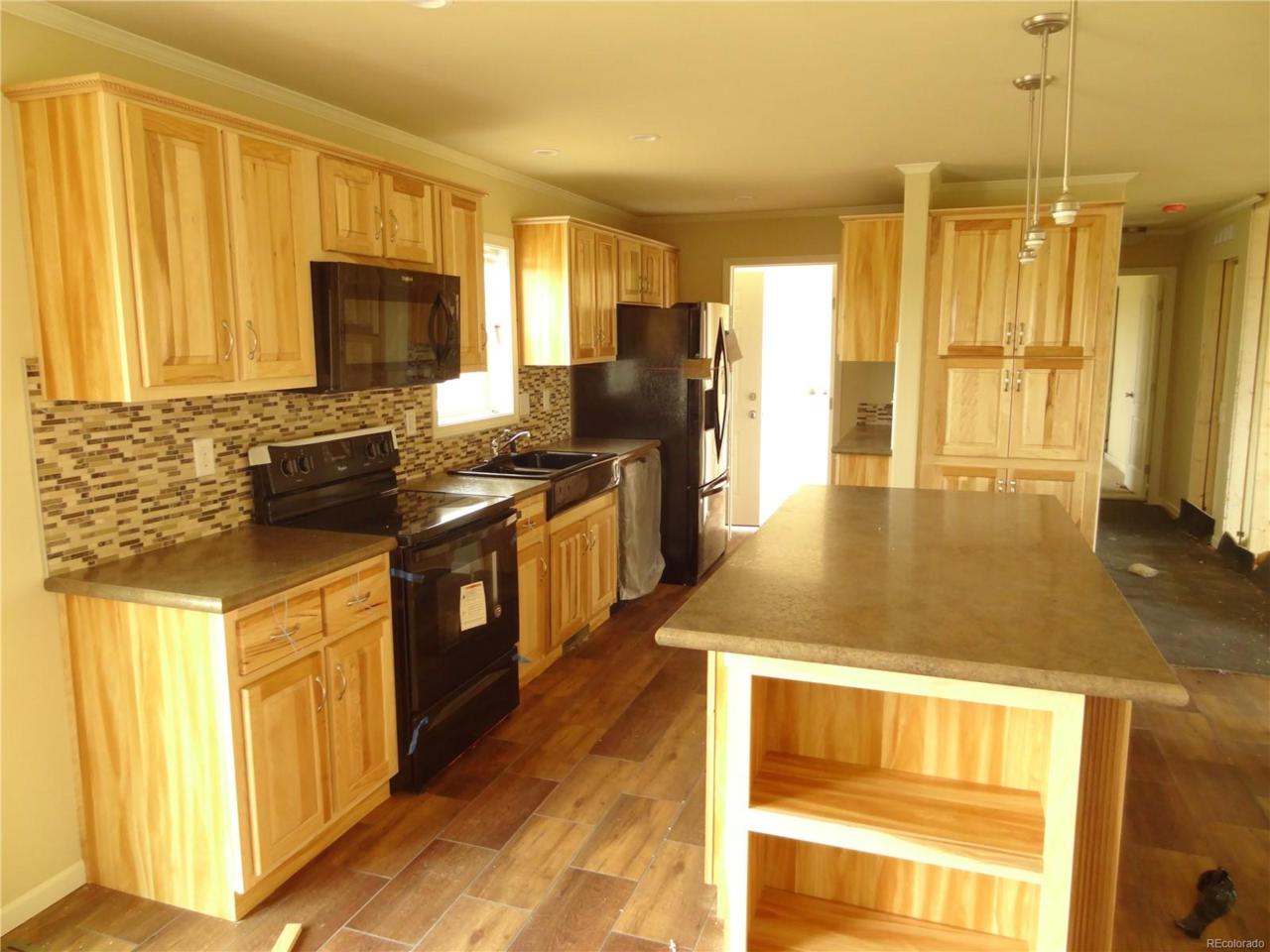 16453 Higgins Avenue - Photo 1
