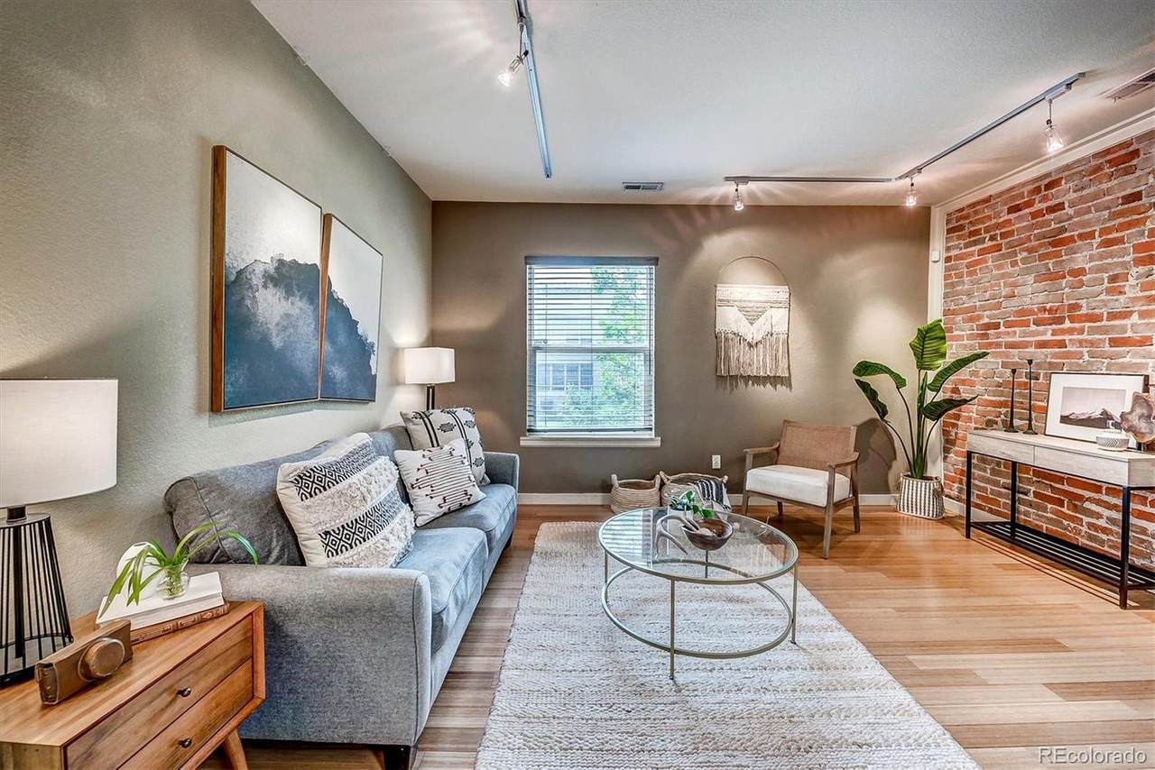 2306 Glenarm Place - Photo 1