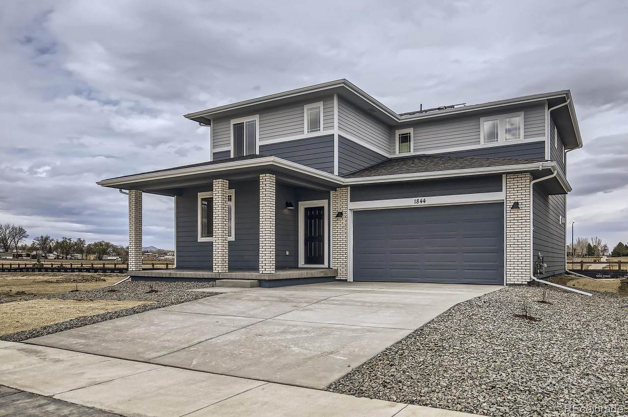 46418 Heritage Avenue - Photo 1