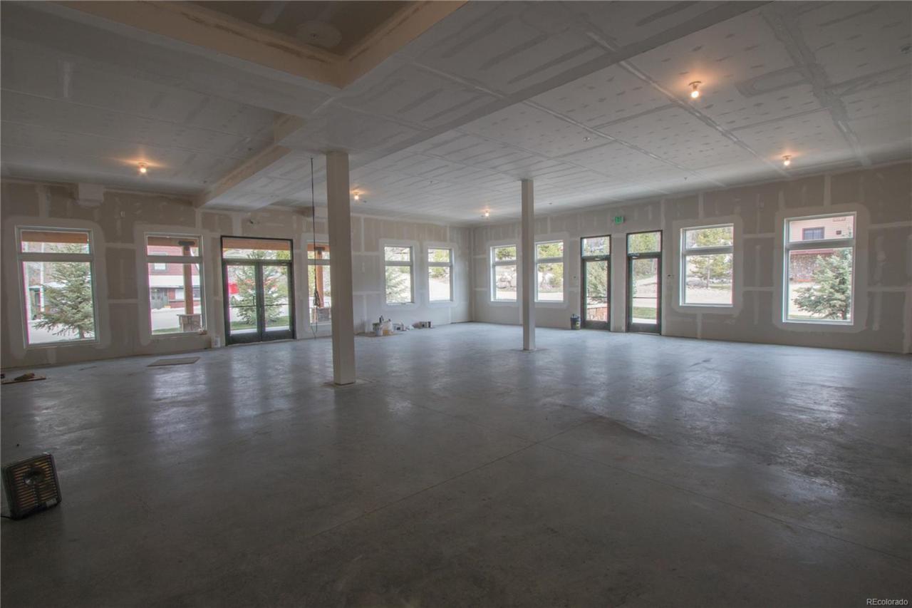 800 Park Avenue - Photo 1