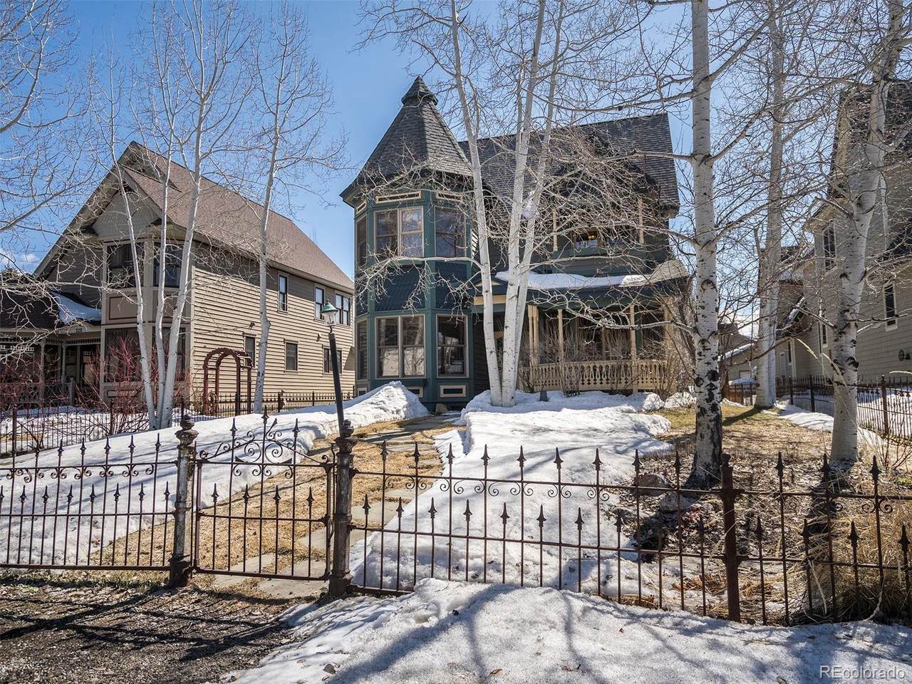 320 9th Street - Photo 1