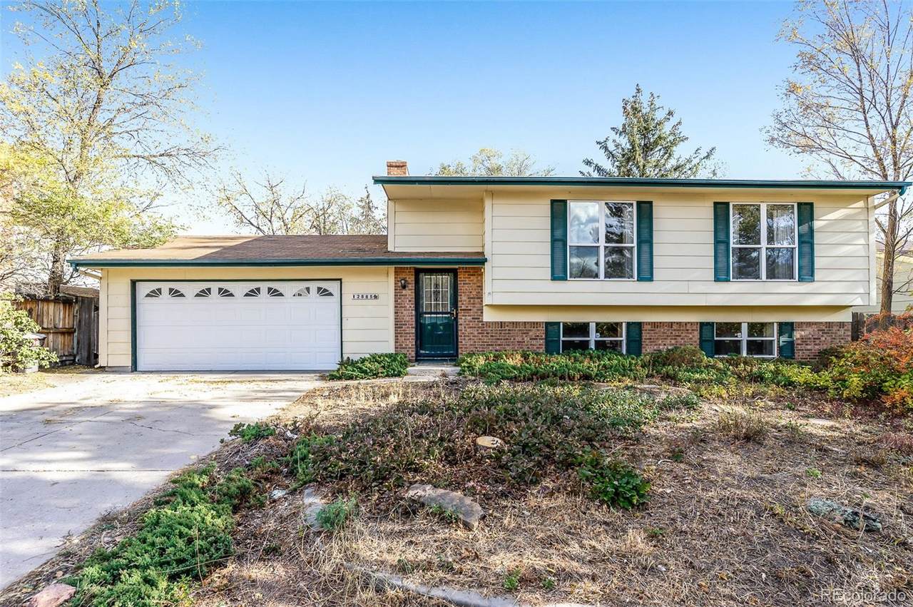 2885 Clarendon Drive - Photo 1