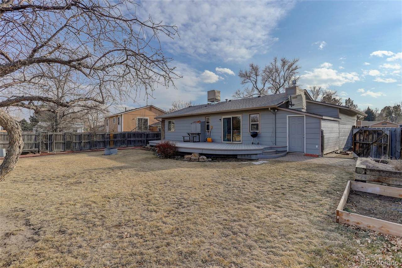 8707 86th Avenue - Photo 1