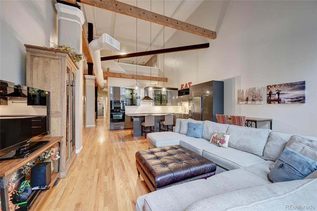 1555 California Street - Photo 1