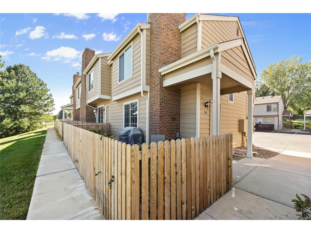 951 Summer Drive - Photo 1