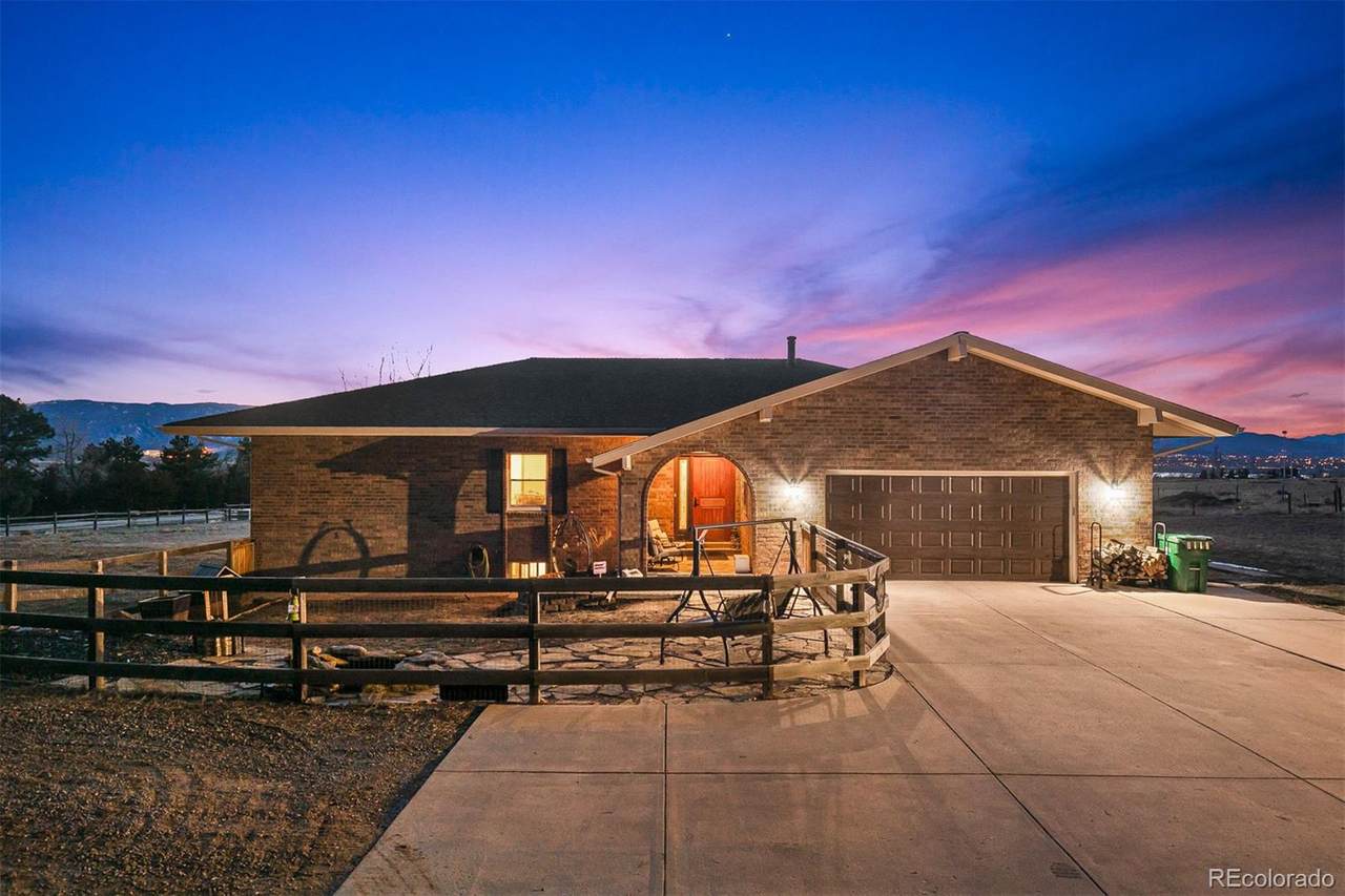 7073 Pineview Drive - Photo 1