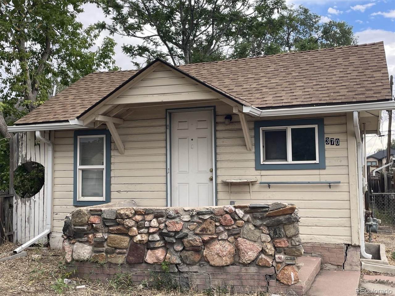 370 Stuart Street - Photo 1