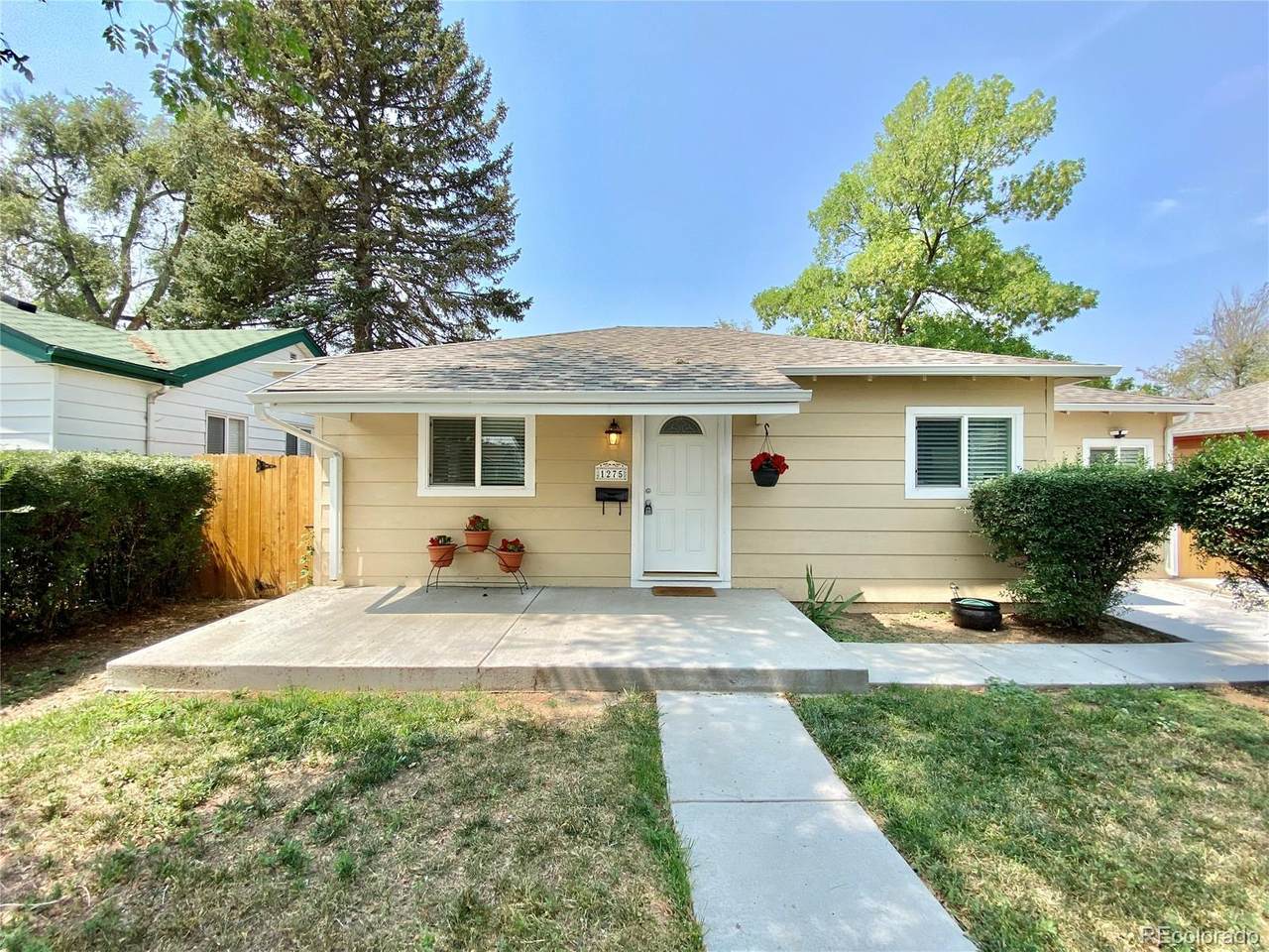 1275 Xanthia Street - Photo 1