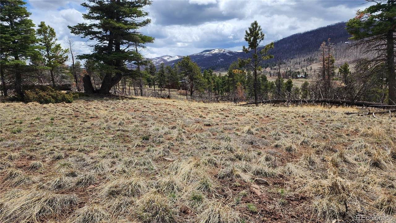 603 & 604 Leslie Loop - Photo 1