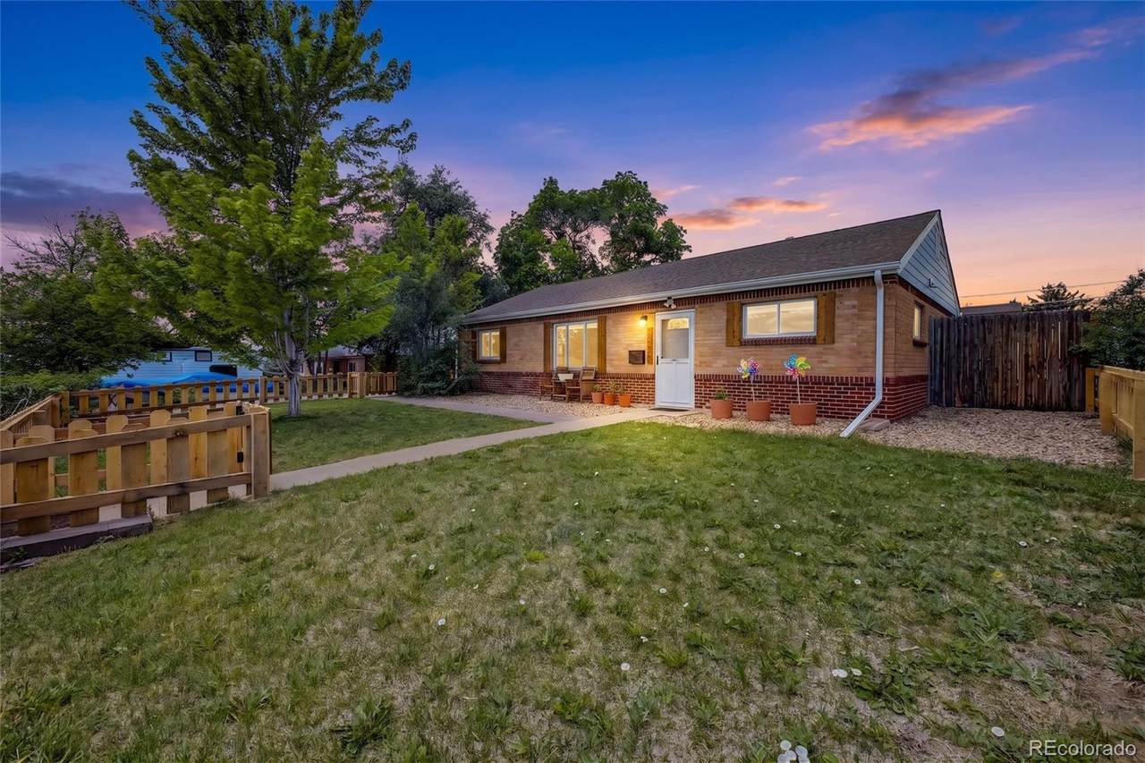 9171 Corona Street - Photo 1