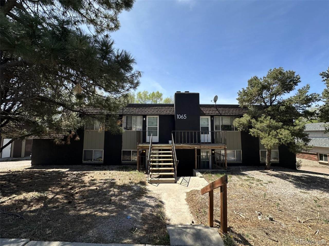 1065 Magnolia Street - Photo 1