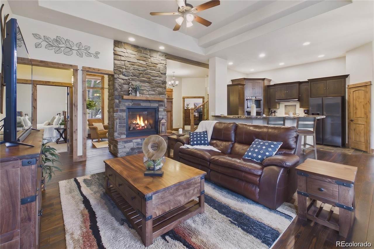 350 Foxtail Drive - Photo 1