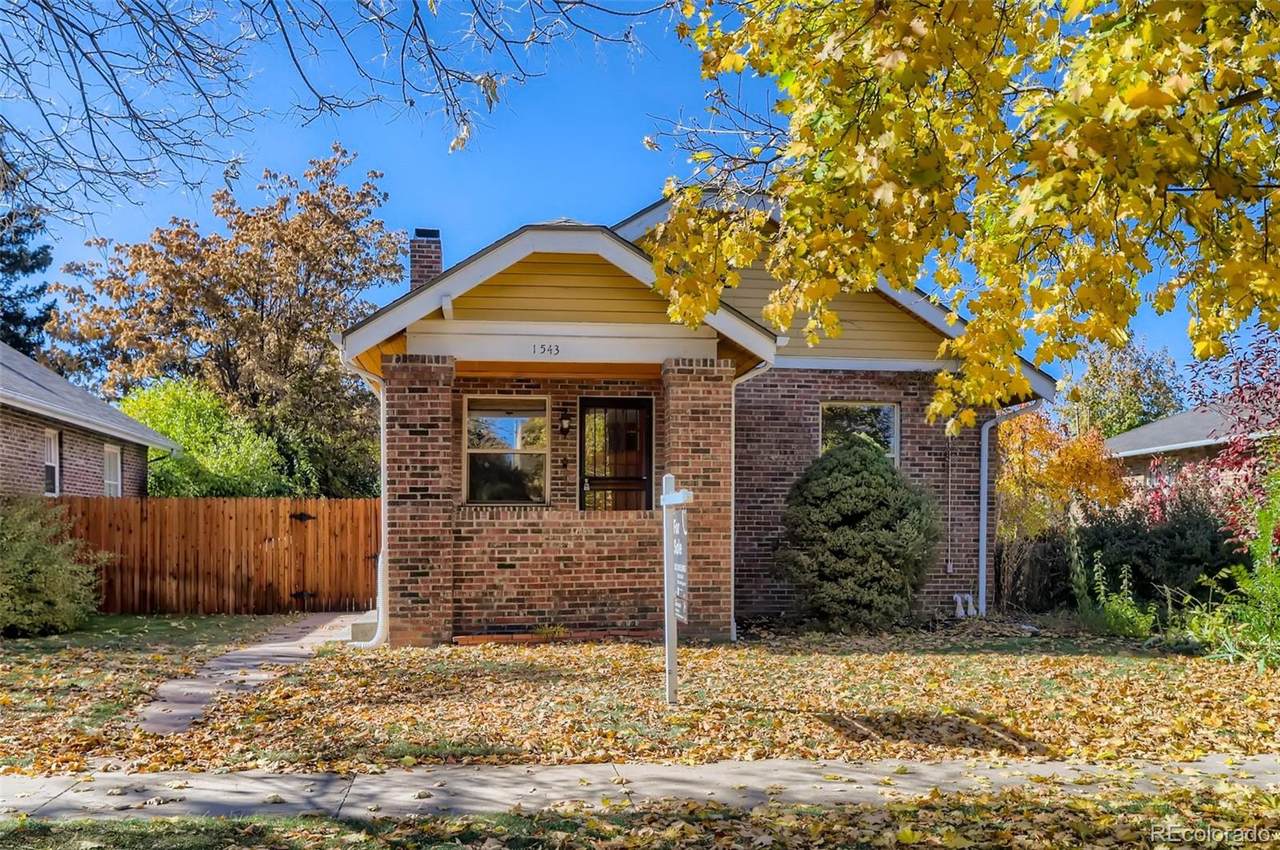 1543 Glencoe Street - Photo 1