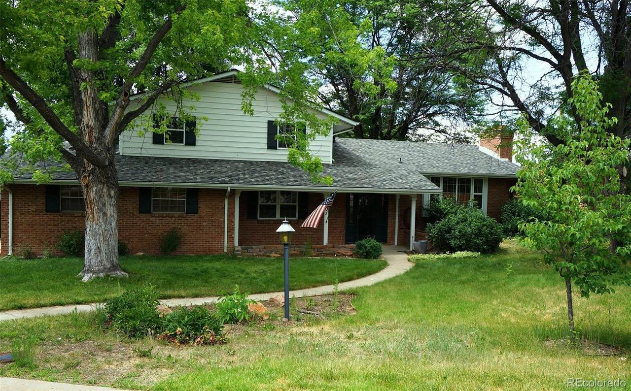 2407 Bradbury Avenue - Photo 1