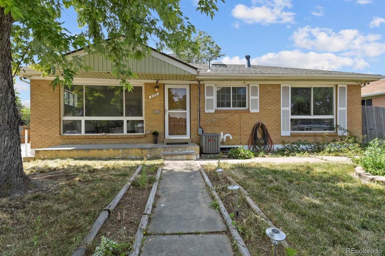 220 Leonard Lane - Photo 1