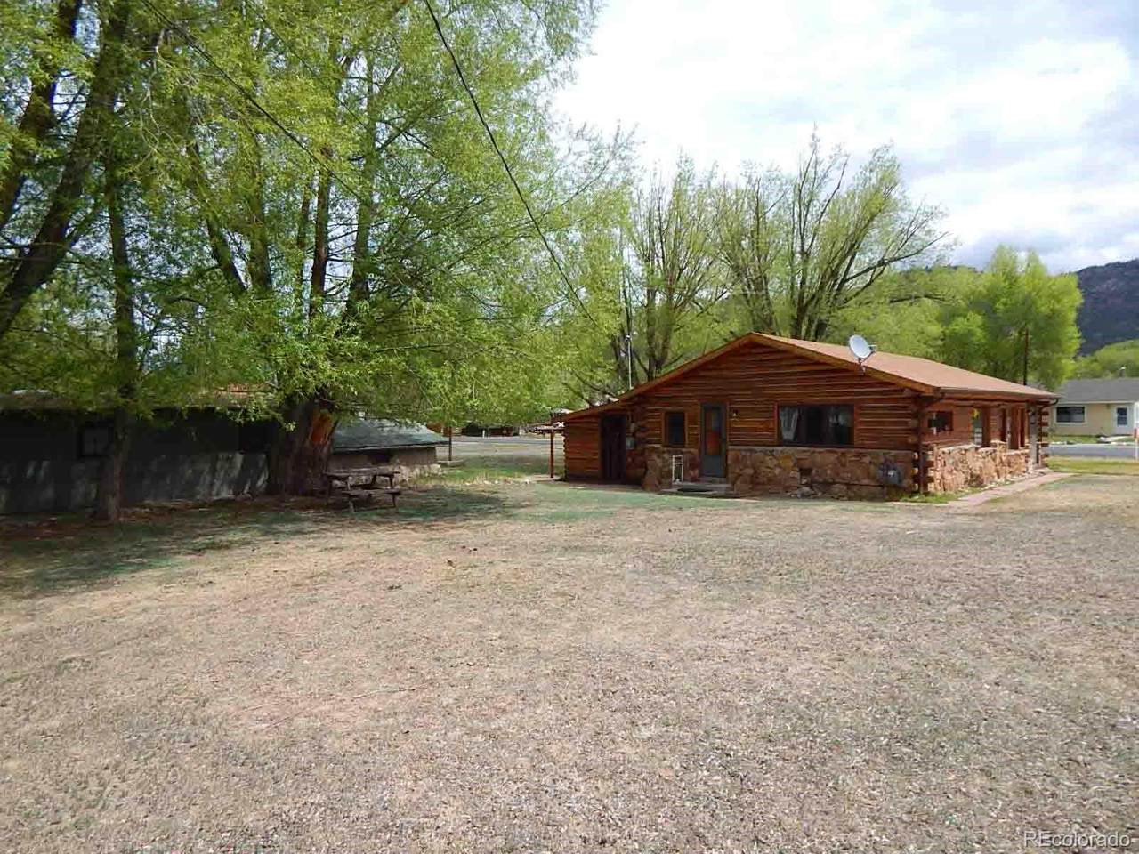 302 Essex Street - Photo 1