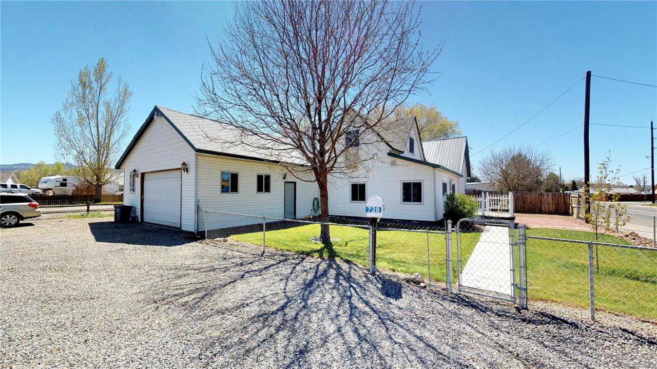 728 Ottley Avenue - Photo 1