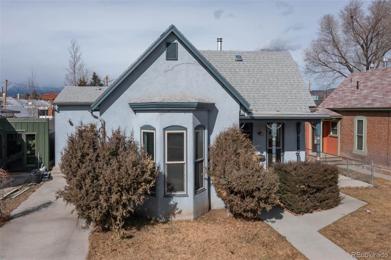 330 E Street - Photo 1
