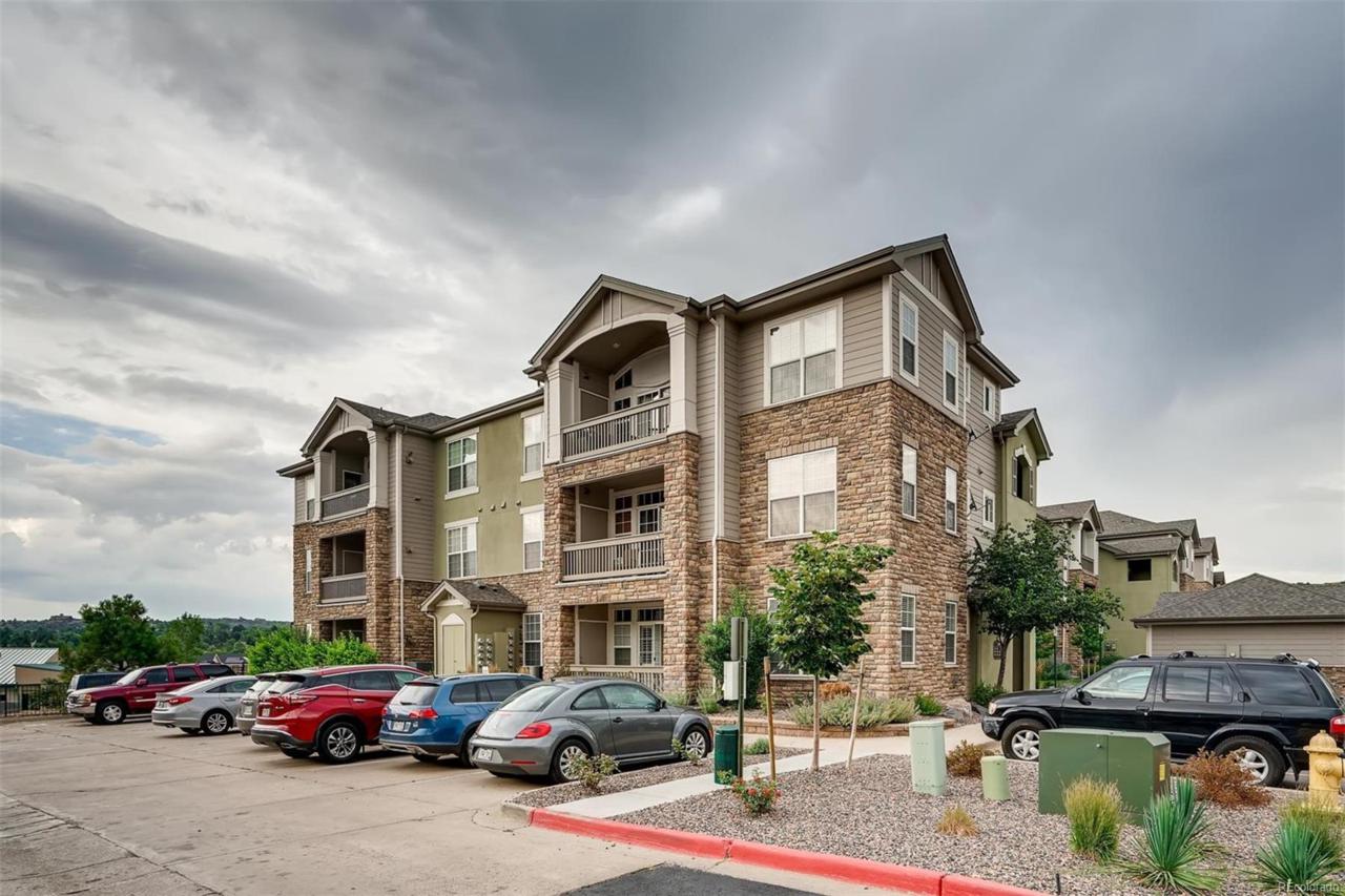 1561 Olympia Circle - Photo 1