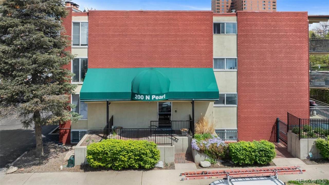 200 Pearl Street - Photo 1