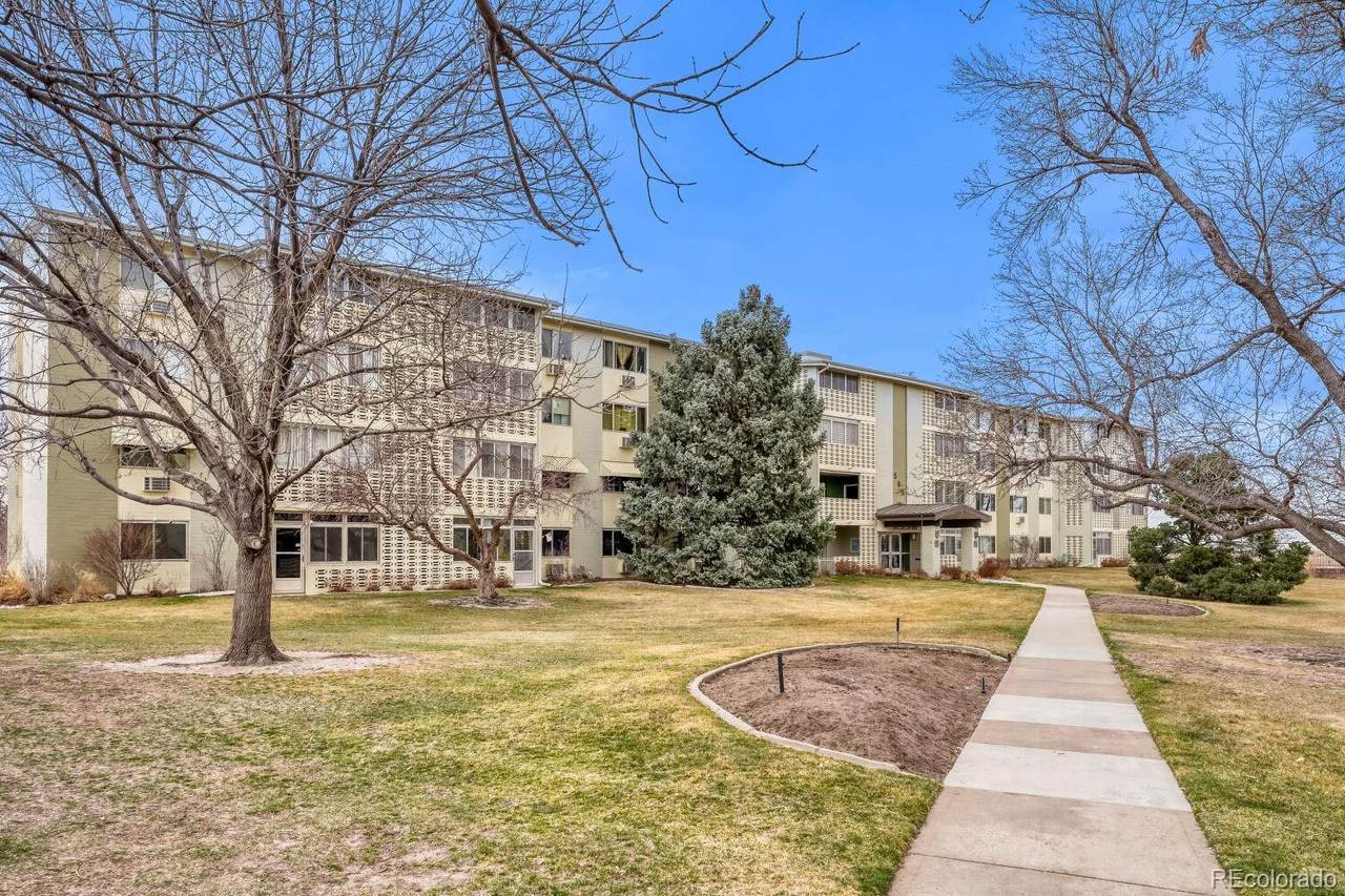 595 Alton Way - Photo 1
