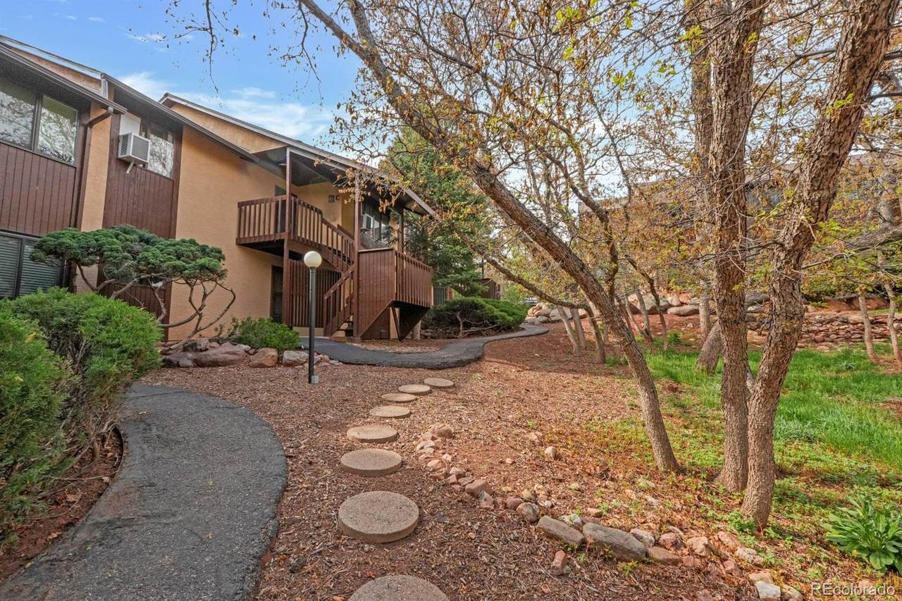 329 El Paso Boulevard - Photo 1