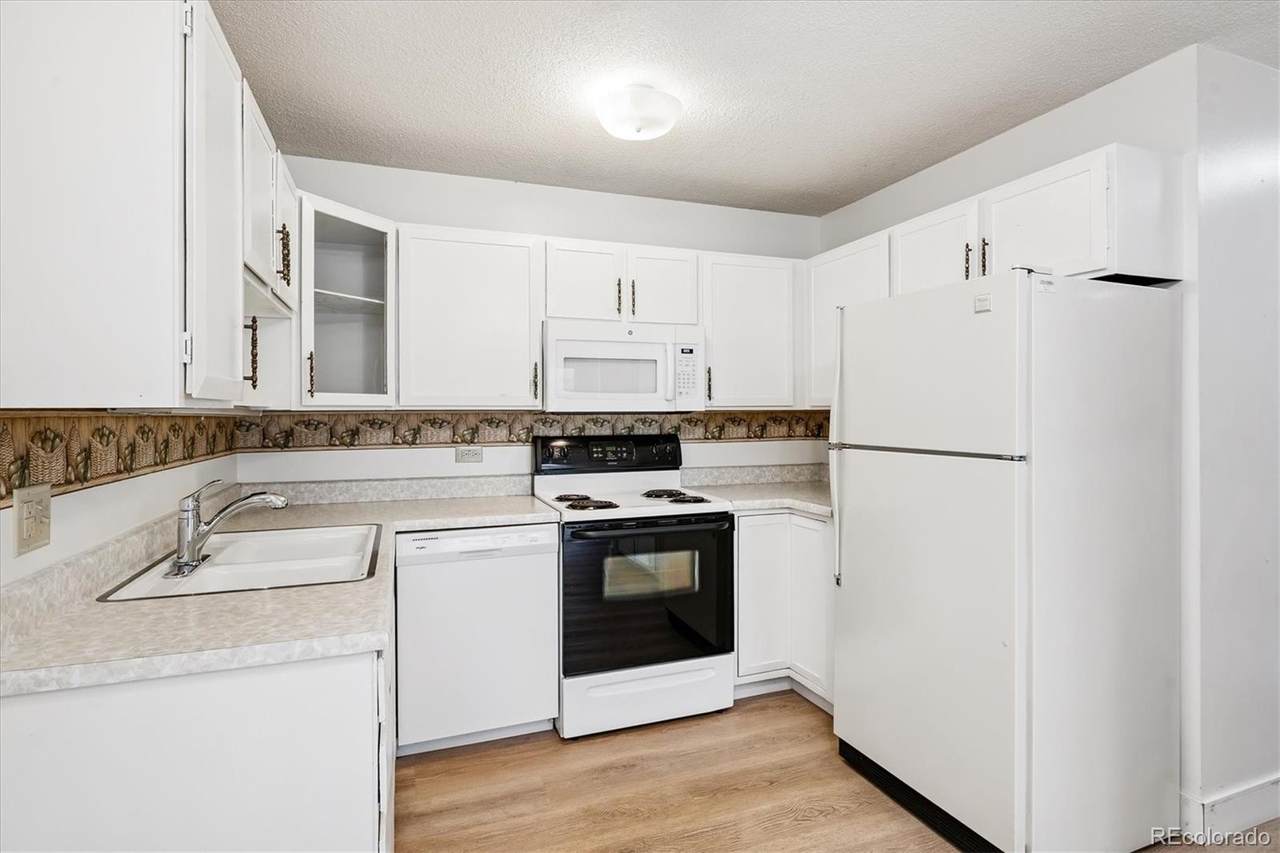 350 Clinton Street - Photo 1